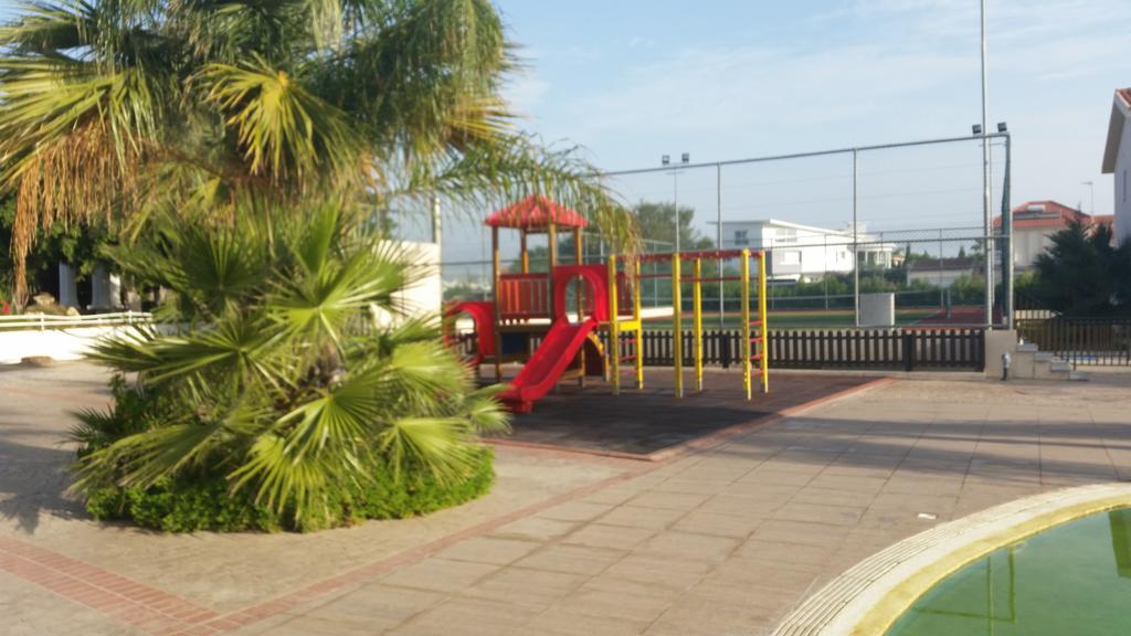 Crown Resorts Henipa Larnaka Exterior foto