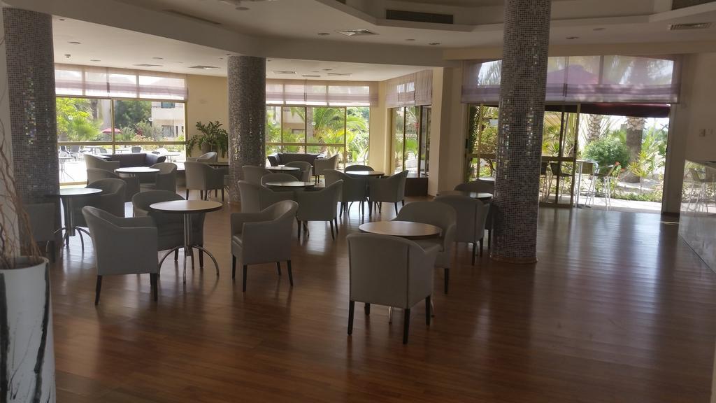 Crown Resorts Henipa Larnaka Exterior foto