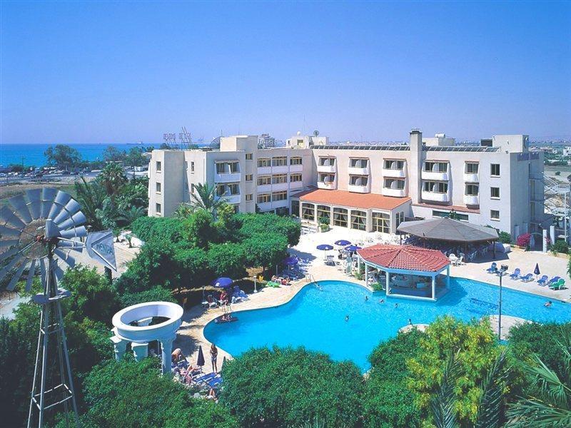 Crown Resorts Henipa Larnaka Exterior foto