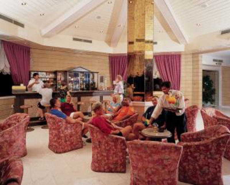 Crown Resorts Henipa Larnaka Exterior foto