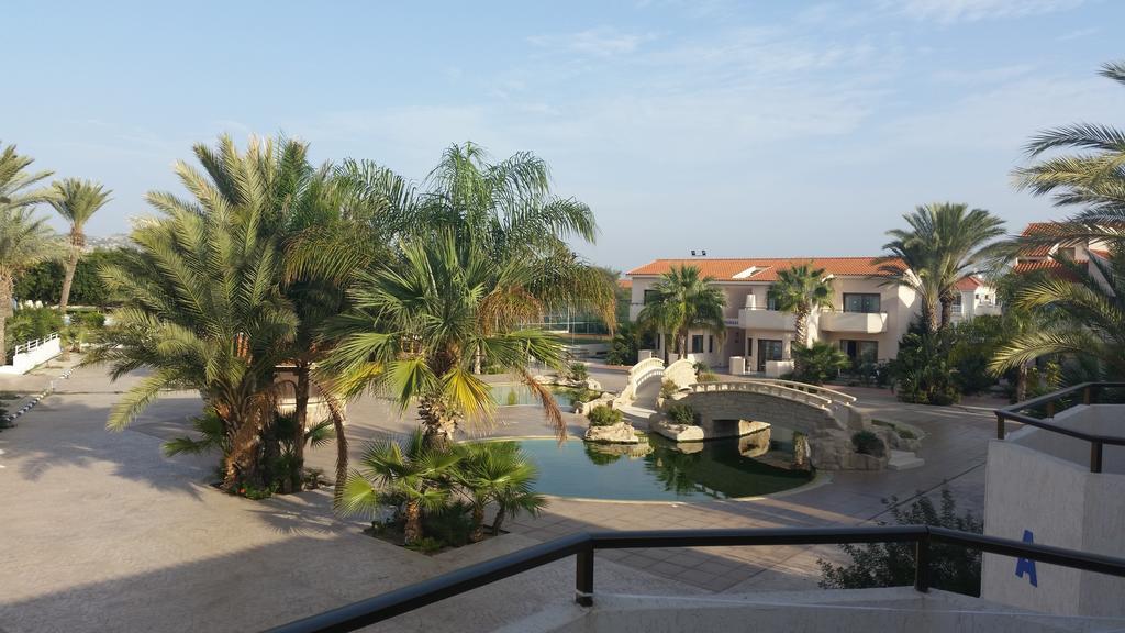 Crown Resorts Henipa Larnaka Exterior foto