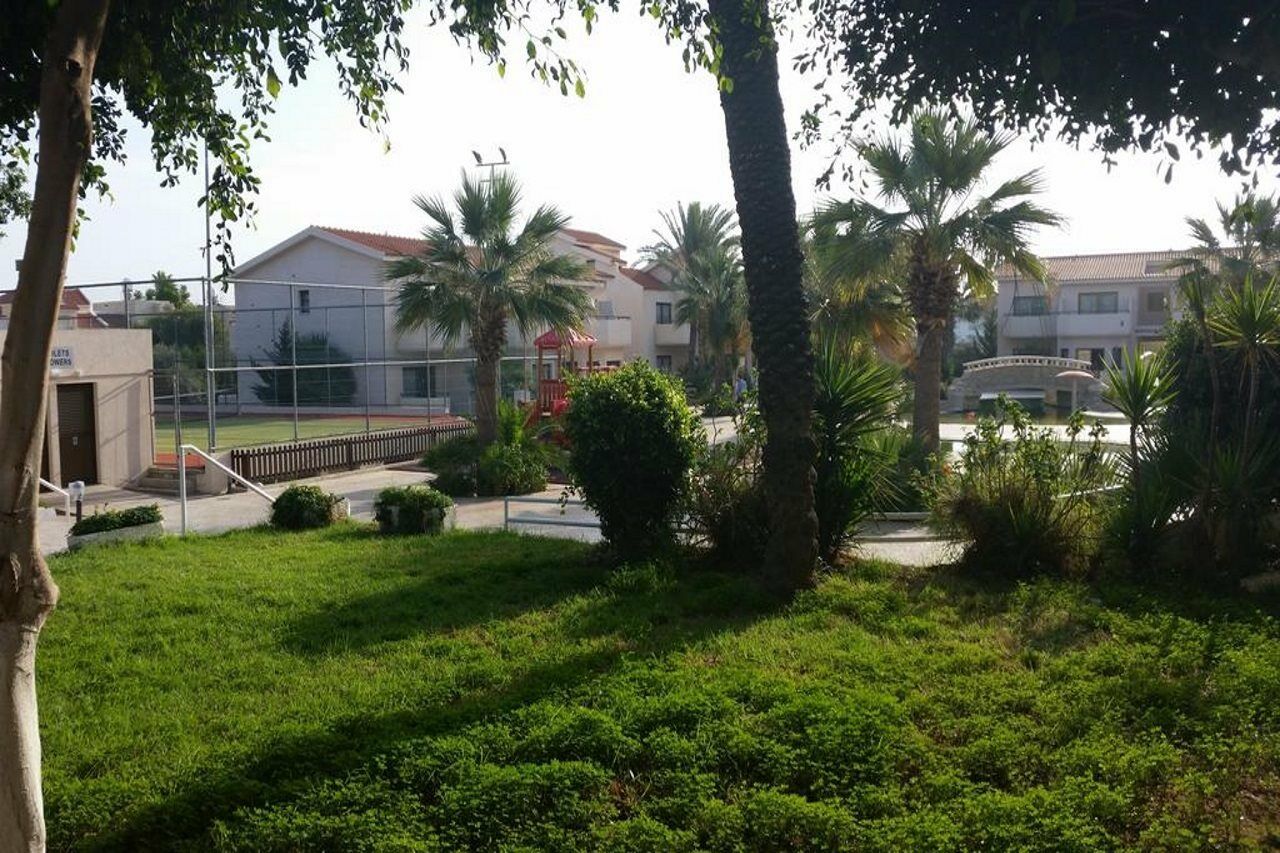 Crown Resorts Henipa Larnaka Exterior foto
